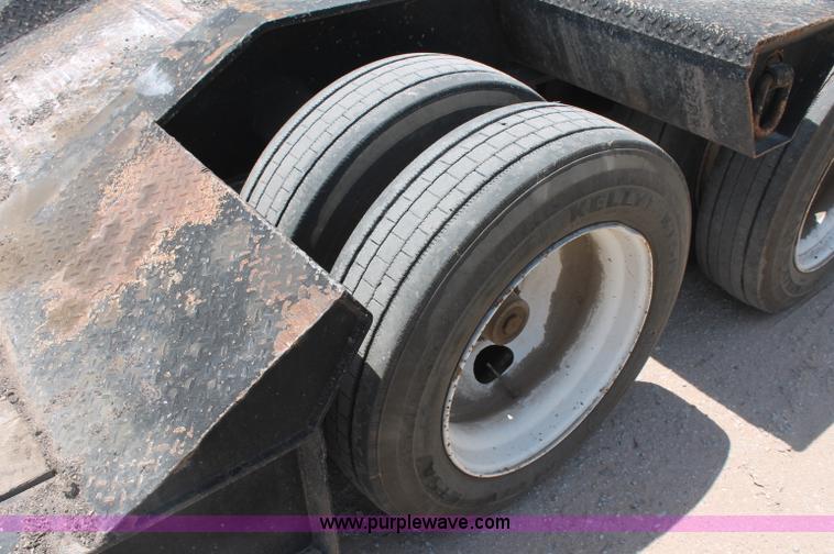 image for item C2517 1996 Eager Beaver 50GSL 48.5' detachable lowboy trailer