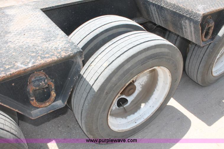 image for item C2517 1996 Eager Beaver 50GSL 48.5' detachable lowboy trailer