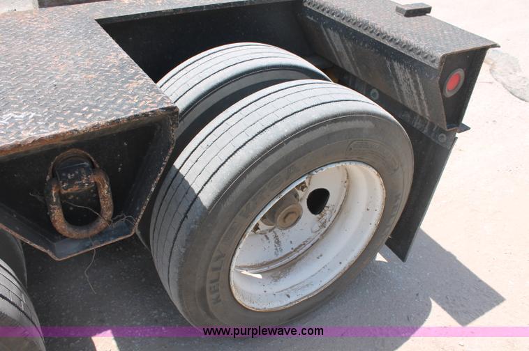 image for item C2517 1996 Eager Beaver 50GSL 48.5' detachable lowboy trailer