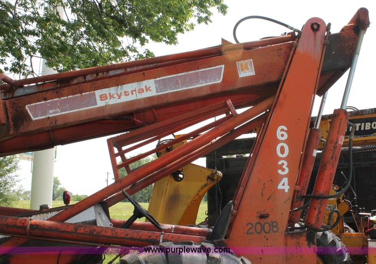 image for item C2530 SkyTrak 6034 telehandler