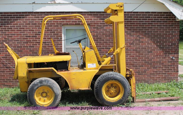 image for item C2531 Baker-york VT5024 forklift