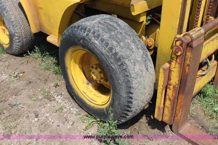 image for item C2531 Baker-york VT5024 forklift