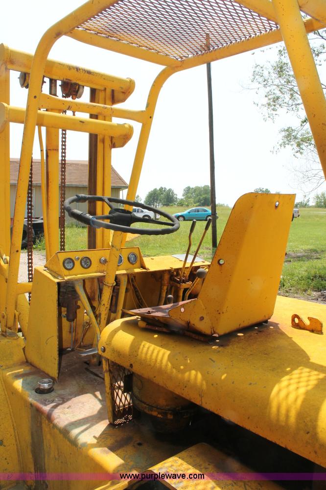 image for item C2531 Baker-york VT5024 forklift