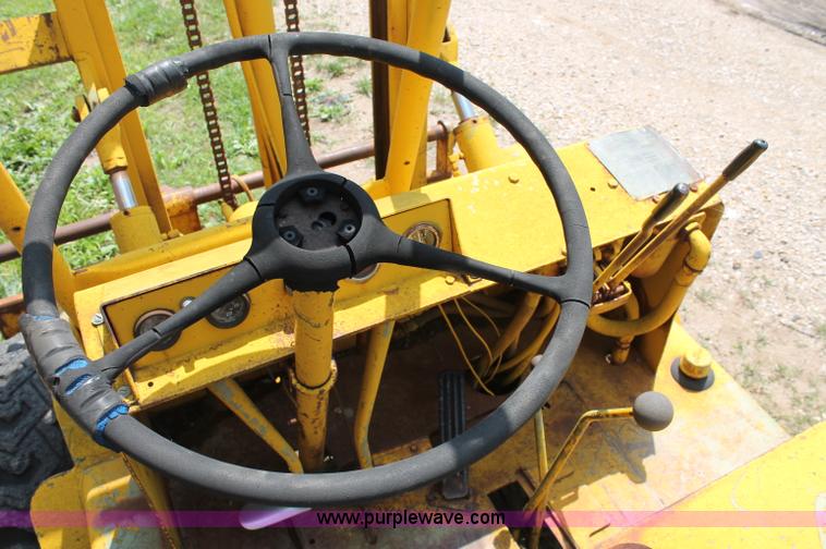 image for item C2531 Baker-york VT5024 forklift