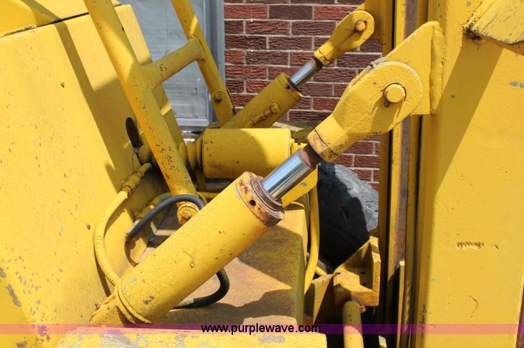 image for item C2531 Baker-york VT5024 forklift