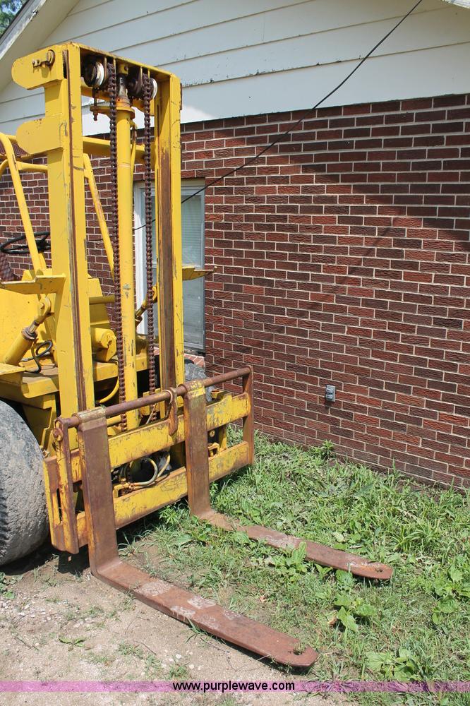 image for item C2531 Baker-york VT5024 forklift