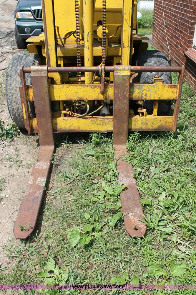 image for item C2531 Baker-york VT5024 forklift