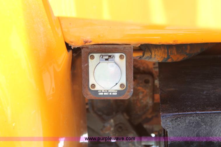 image for item C2560 1993 International 4900 dump truck