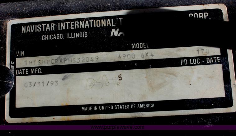 image for item C2560 1993 International 4900 dump truck