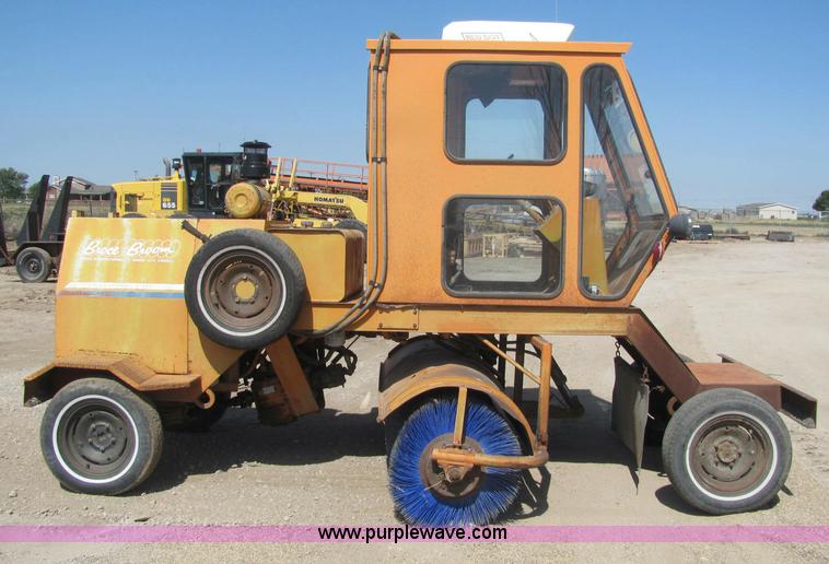 image for item C2572 Broce RC300 broom