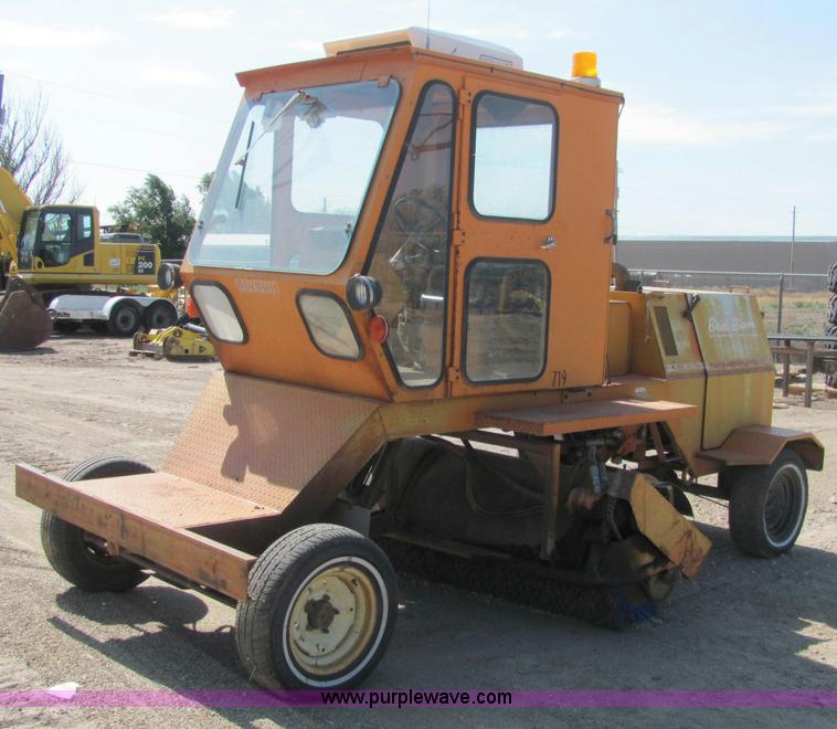 image for item C2572 Broce RC300 broom