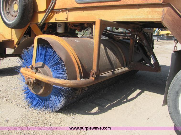 image for item C2572 Broce RC300 broom