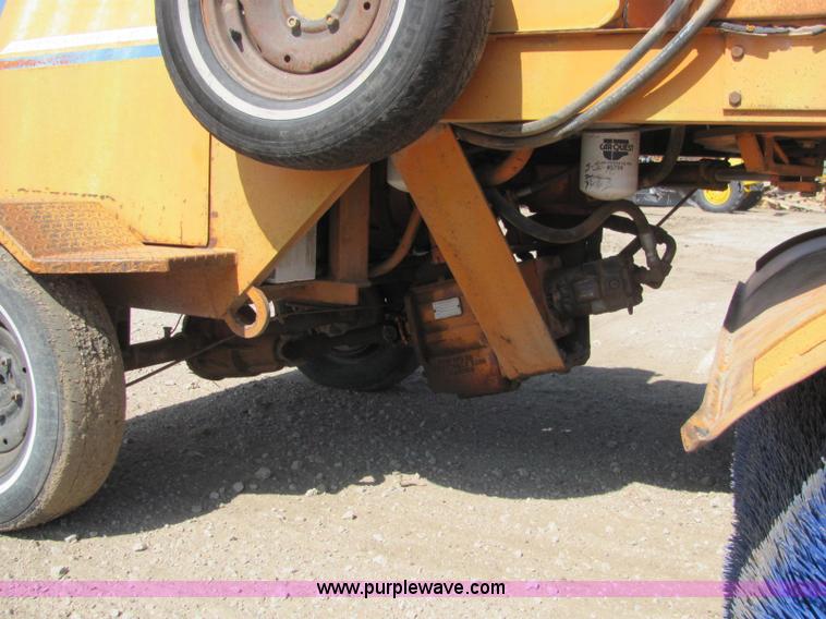 image for item C2572 Broce RC300 broom