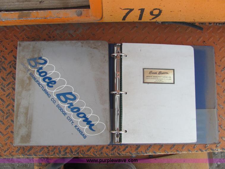 image for item C2572 Broce RC300 broom