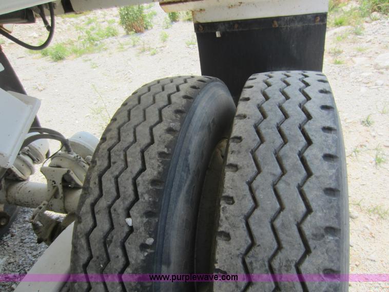 image for item C5395 2008 CPS 32' end dump trailer