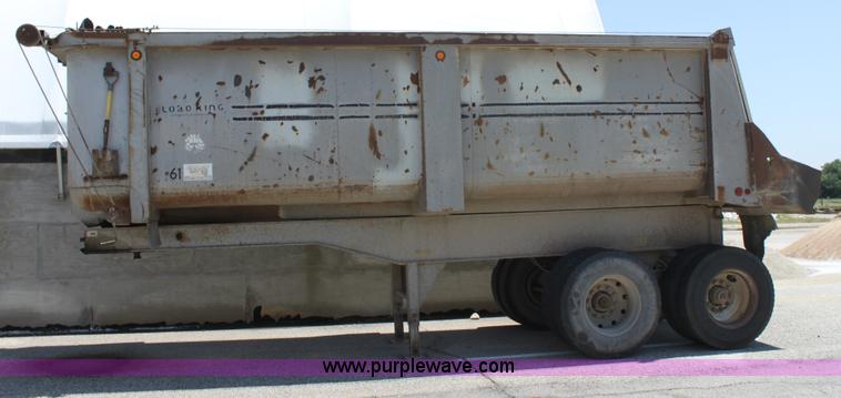 image for item D5086 1993 Load King 20' tandem axle dump trailer