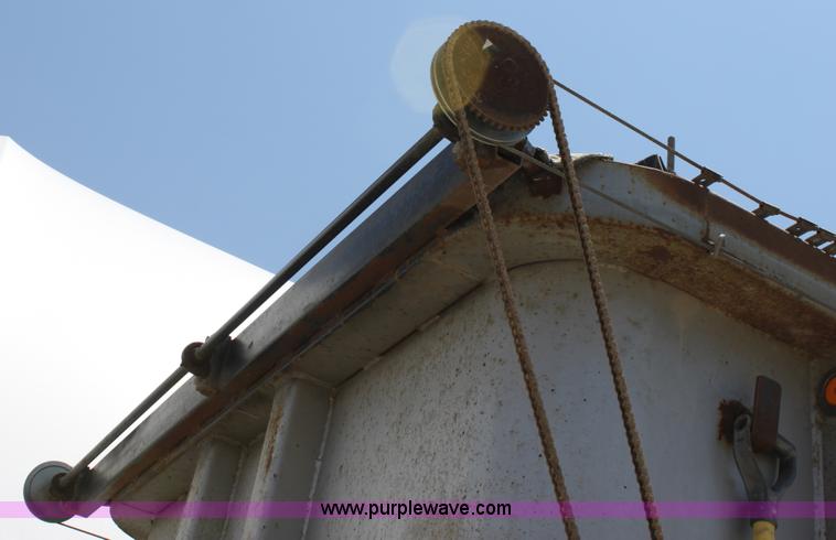 image for item D5086 1993 Load King 20' tandem axle dump trailer