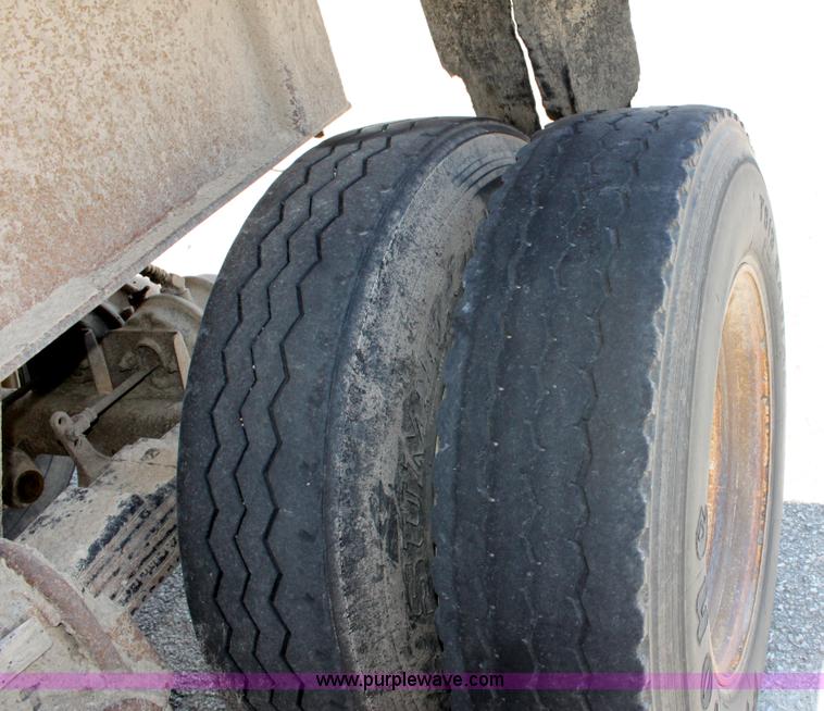 image for item D5086 1993 Load King 20' tandem axle dump trailer