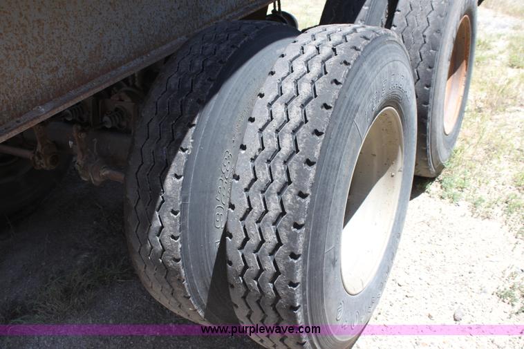 image for item D5087 1993 Load King 20' tandem axle dump trailer