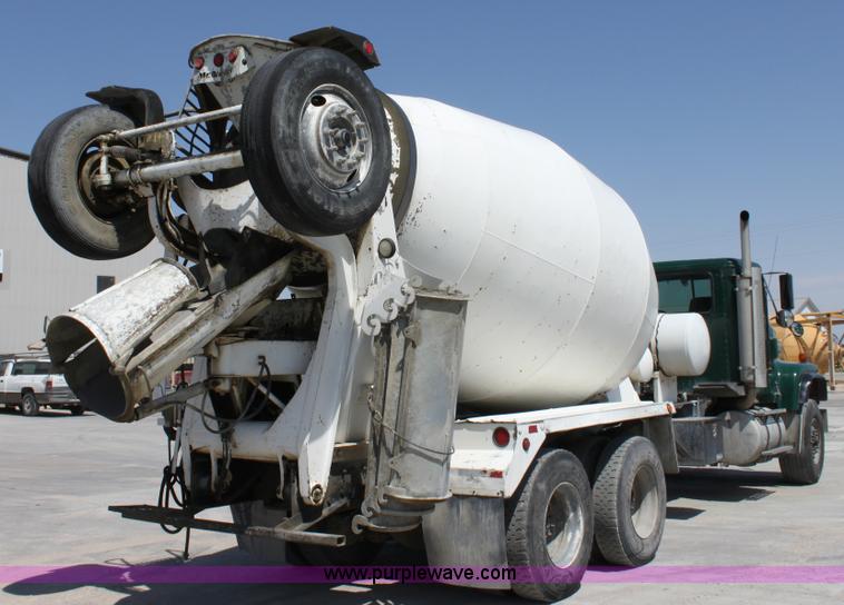 image for item D5096 1998 International Paystar 5000 mixer truck