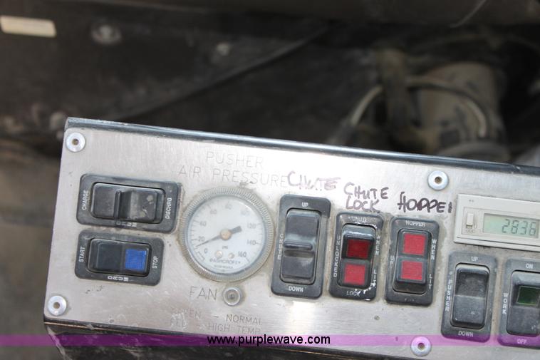 image for item D5096 1998 International Paystar 5000 mixer truck