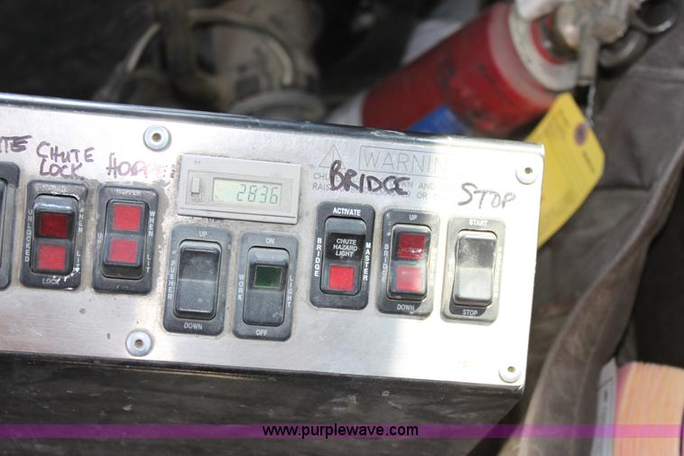 image for item D5096 1998 International Paystar 5000 mixer truck