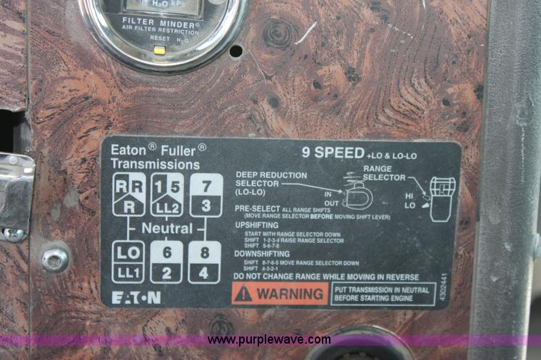 image for item D5096 1998 International Paystar 5000 mixer truck