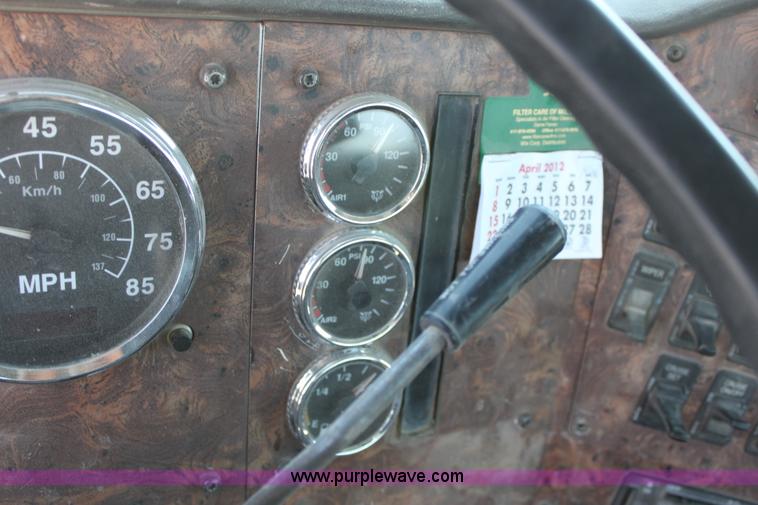 image for item D5096 1998 International Paystar 5000 mixer truck