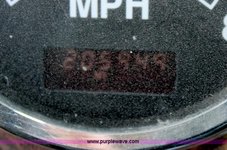 image for item D5096 1998 International Paystar 5000 mixer truck