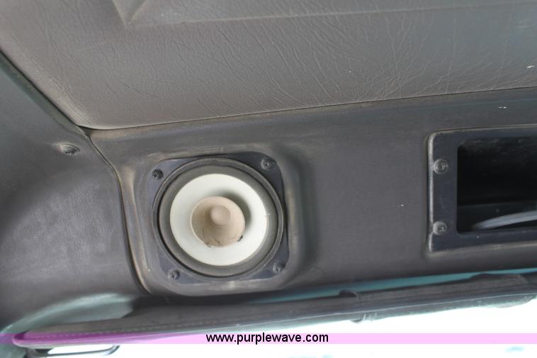 image for item D5096 1998 International Paystar 5000 mixer truck