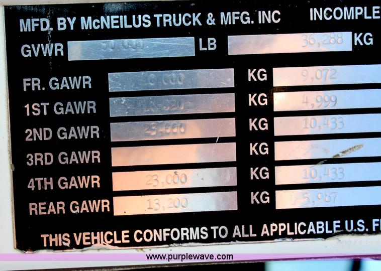 image for item D5096 1998 International Paystar 5000 mixer truck