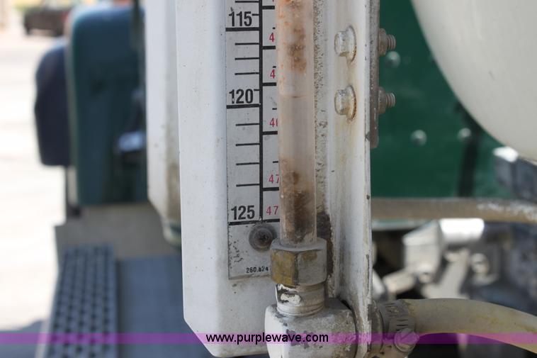 image for item D5096 1998 International Paystar 5000 mixer truck