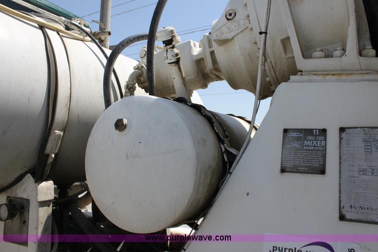 image for item D5096 1998 International Paystar 5000 mixer truck