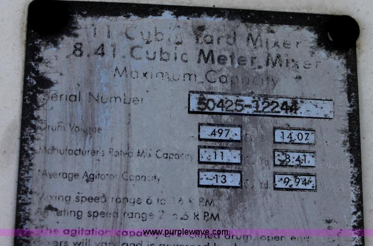 image for item D5096 1998 International Paystar 5000 mixer truck