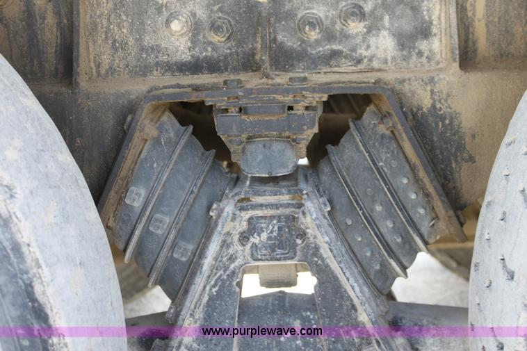 image for item D5096 1998 International Paystar 5000 mixer truck