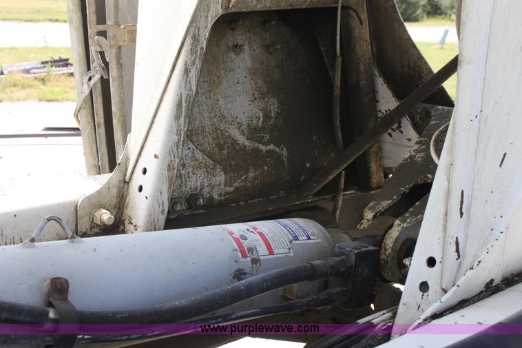 image for item D5096 1998 International Paystar 5000 mixer truck