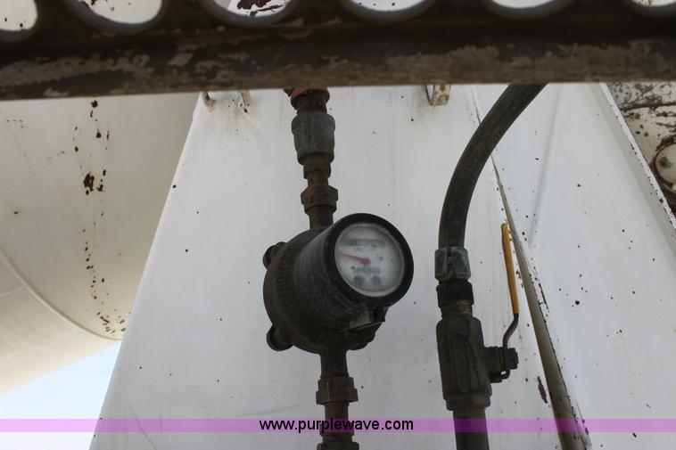 image for item D5096 1998 International Paystar 5000 mixer truck