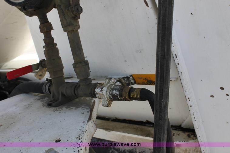 image for item D5096 1998 International Paystar 5000 mixer truck