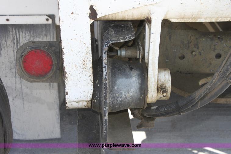 image for item D5096 1998 International Paystar 5000 mixer truck