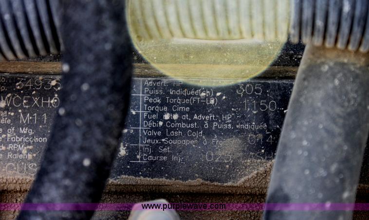 image for item D5096 1998 International Paystar 5000 mixer truck