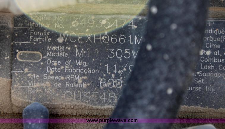 image for item D5096 1998 International Paystar 5000 mixer truck