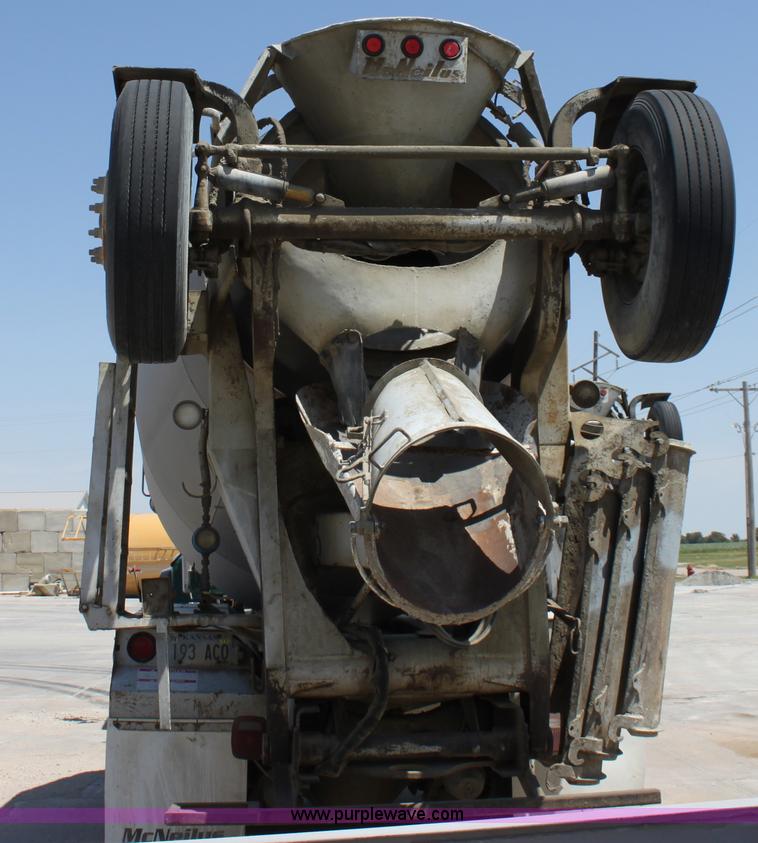 image for item D5097 1996 Ford L9000 mixer truck