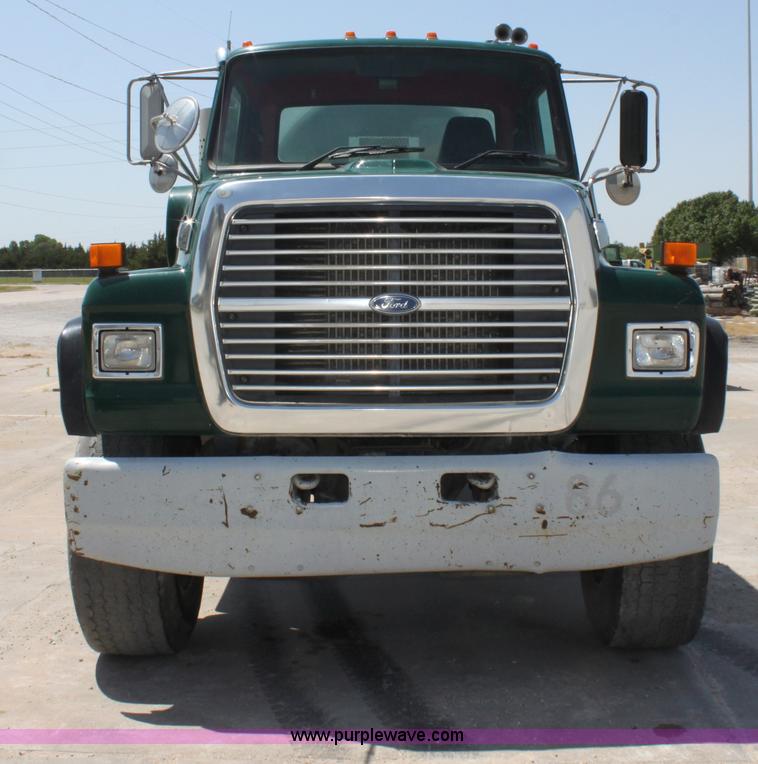 image for item D5097 1996 Ford L9000 mixer truck