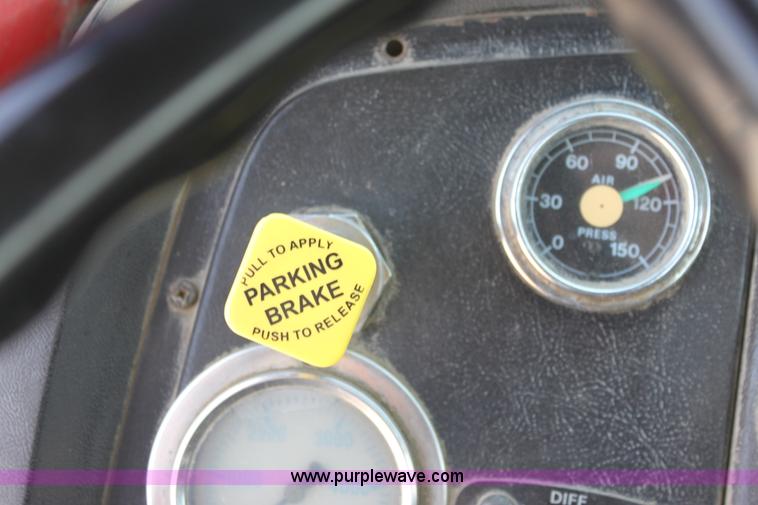 image for item D5097 1996 Ford L9000 mixer truck