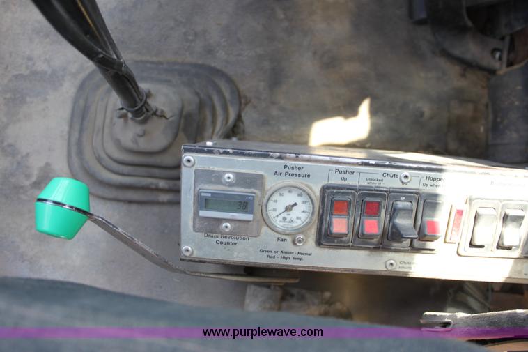 image for item D5097 1996 Ford L9000 mixer truck