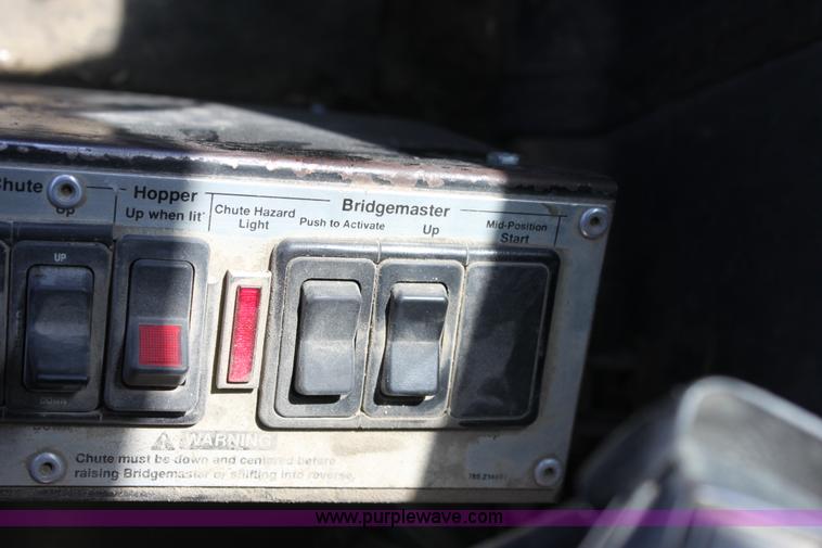 image for item D5097 1996 Ford L9000 mixer truck