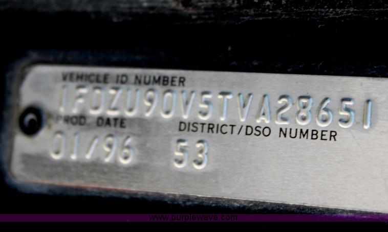 image for item D5097 1996 Ford L9000 mixer truck