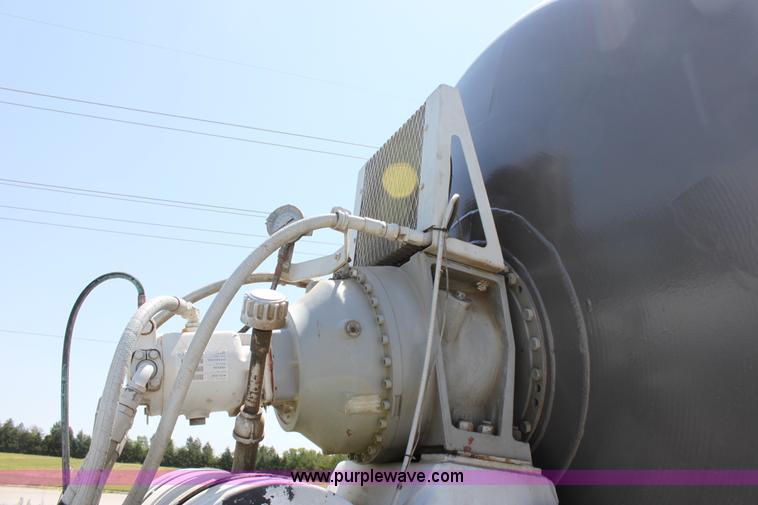 image for item D5097 1996 Ford L9000 mixer truck