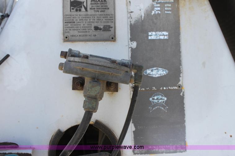 image for item D5097 1996 Ford L9000 mixer truck