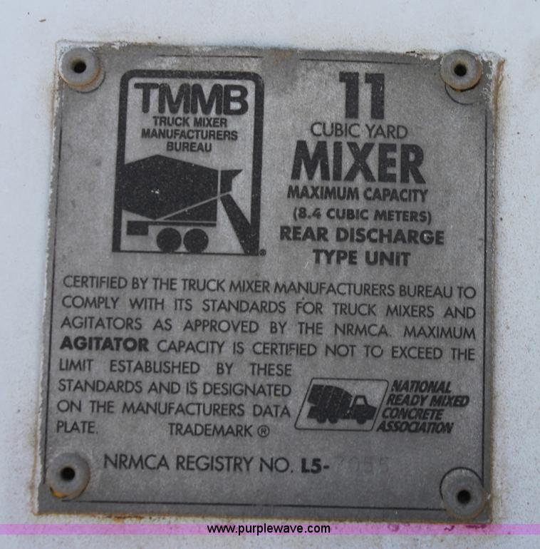 image for item D5097 1996 Ford L9000 mixer truck